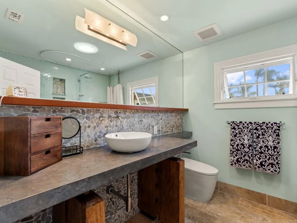 890 Passiflora Avenue Encinitas, CA 92024
