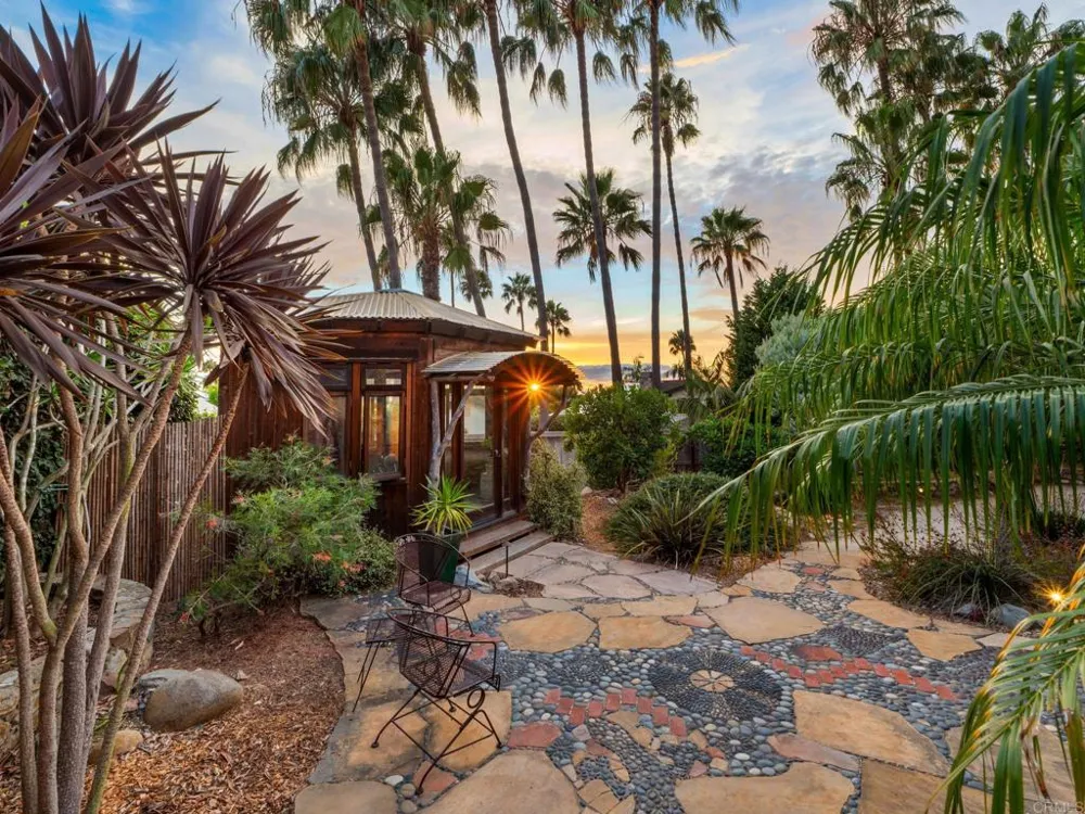890 Passiflora Avenue Encinitas, CA 92024