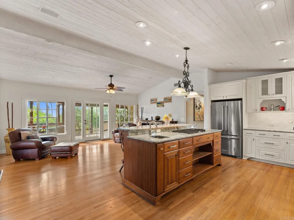 890 Passiflora Avenue Encinitas, CA 92024