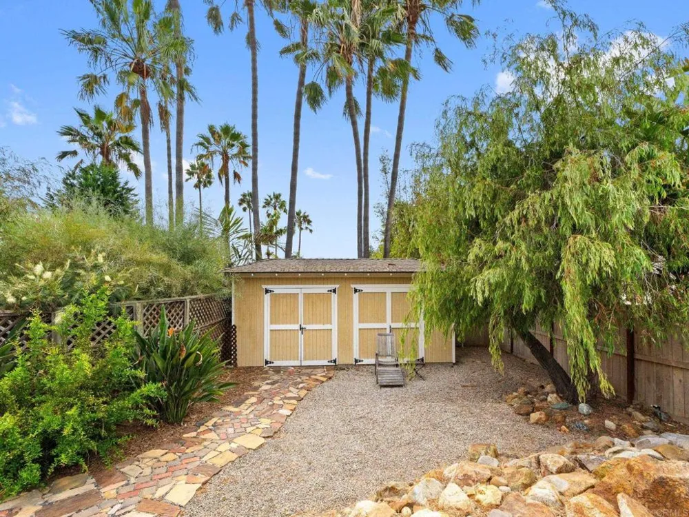 890 Passiflora Avenue Encinitas, CA 92024