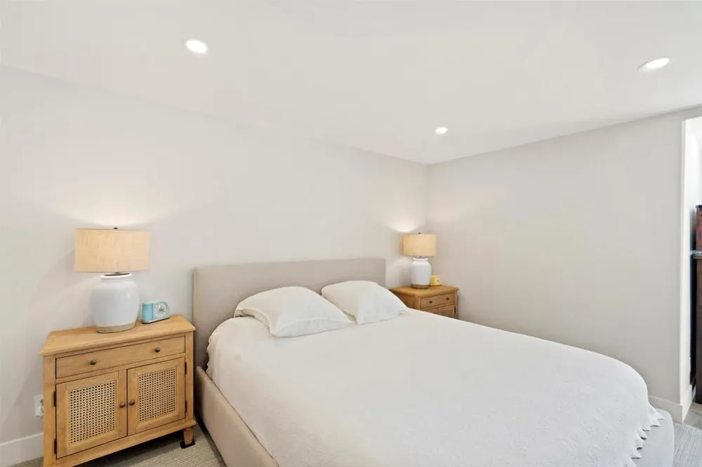 1820 Avenida del Mundo #101 Coronado, CA 92118