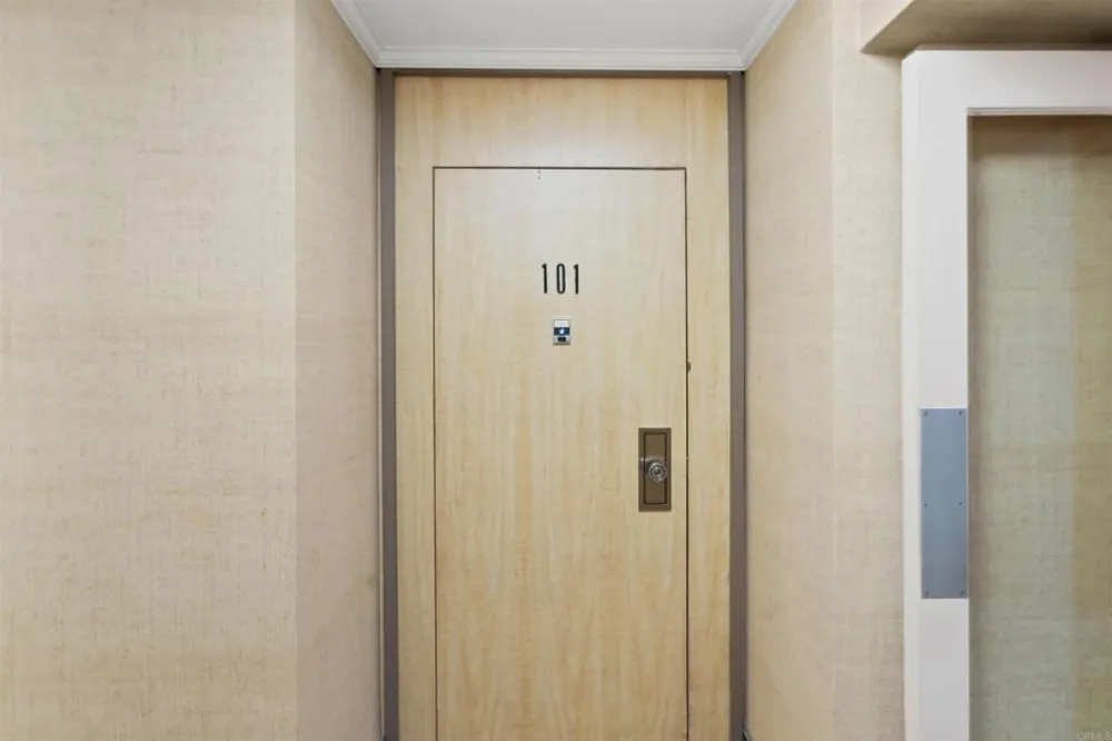 1820 Avenida del Mundo #101 Coronado, CA 92118