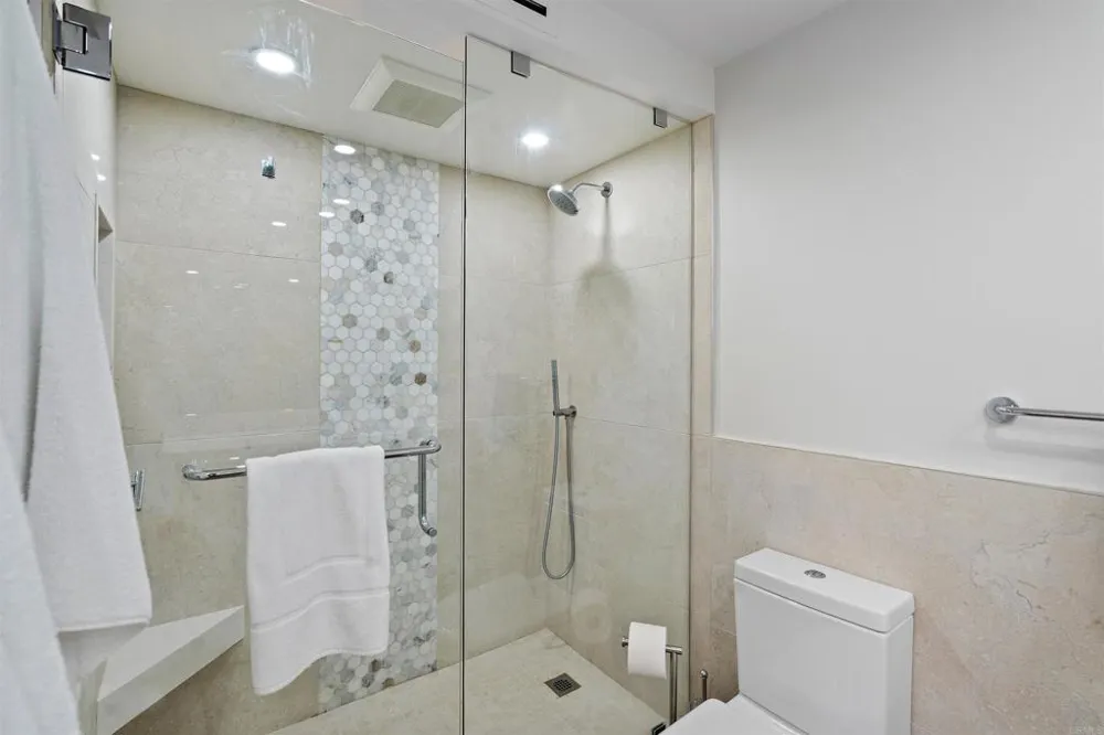 1820 Avenida del Mundo #101 Coronado, CA 92118