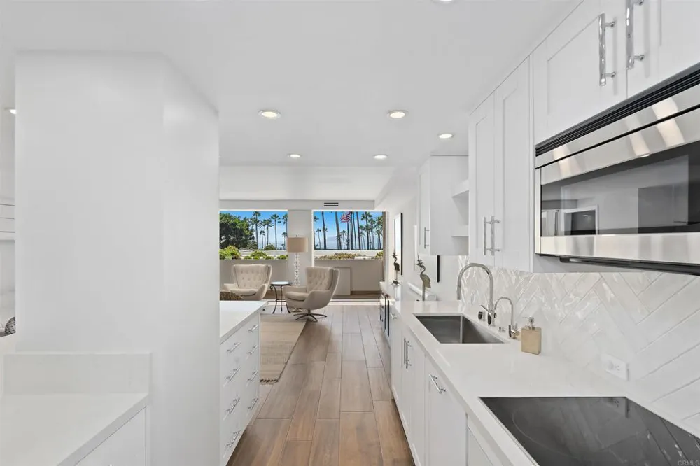1820 Avenida del Mundo #101 Coronado, CA 92118