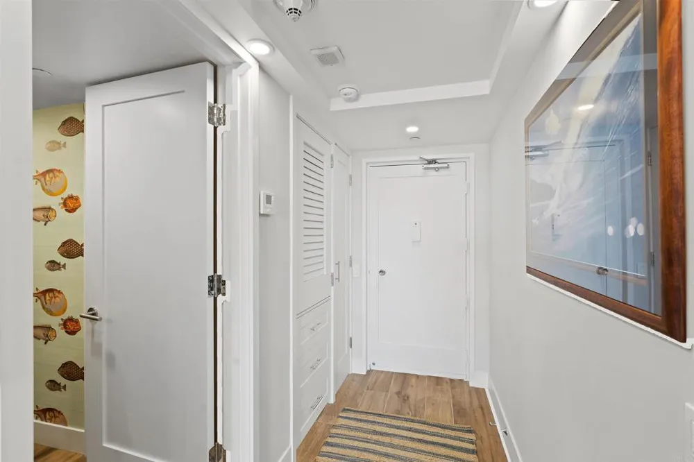 1820 Avenida del Mundo #101 Coronado, CA 92118