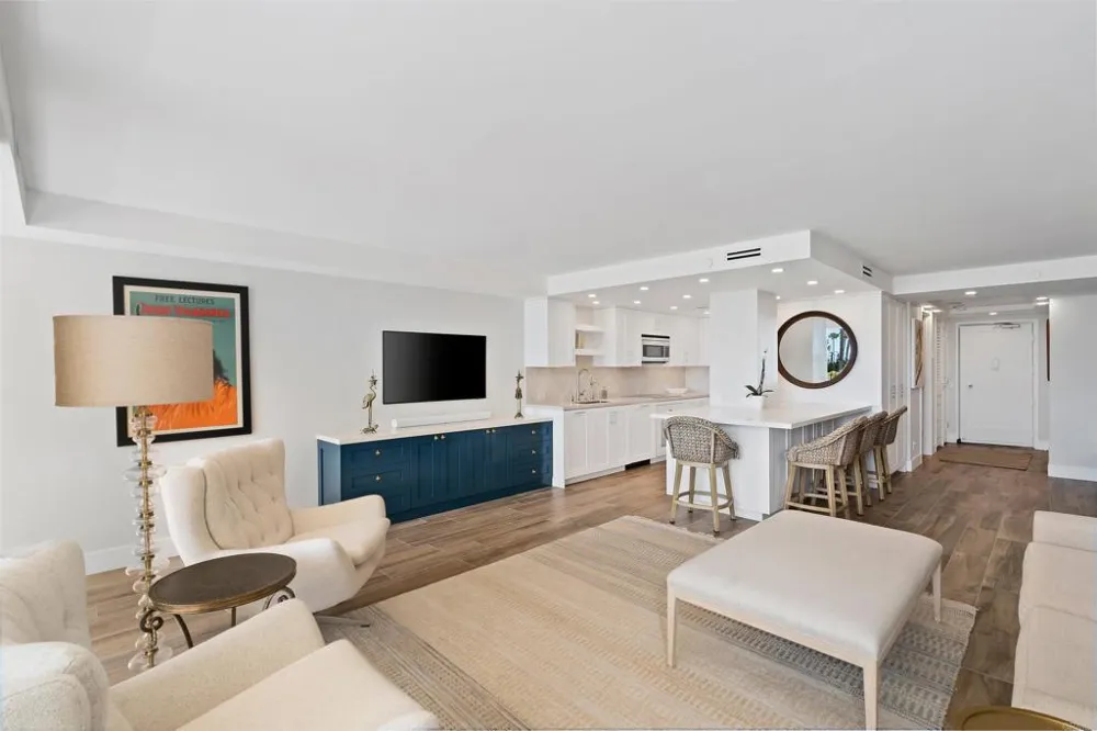 1820 Avenida del Mundo #101 Coronado, CA 92118