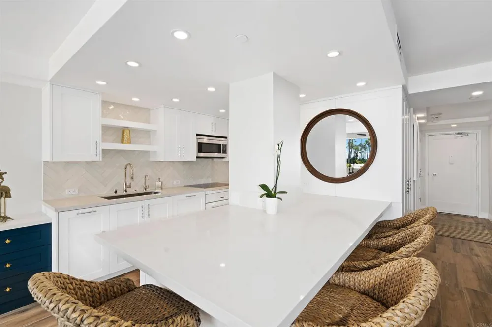 1820 Avenida del Mundo #101 Coronado, CA 92118