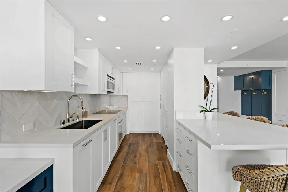 1820 Avenida del Mundo #101 Coronado, CA 92118