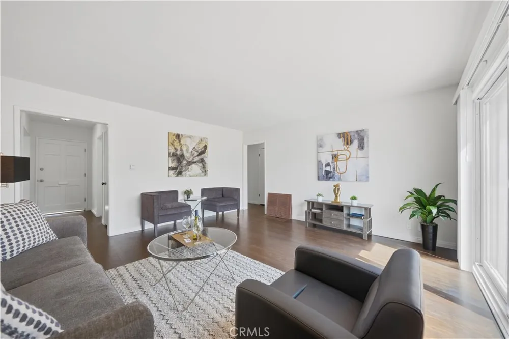 4646 Deeboyar Avenue Lakewood, CA 90712