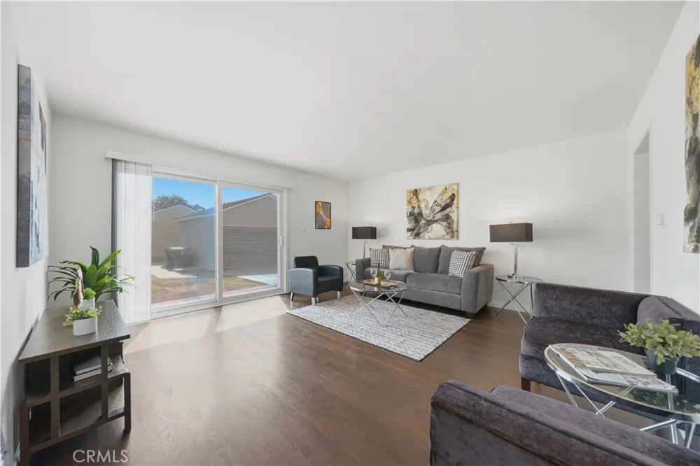 4646 Deeboyar Avenue Lakewood, CA 90712
