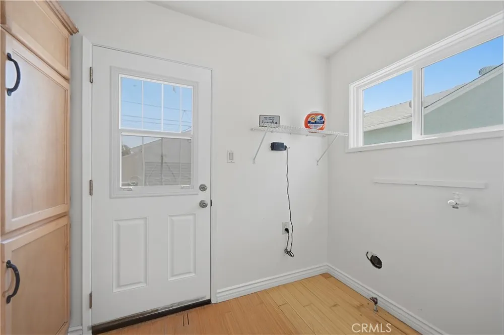 4646 Deeboyar Avenue Lakewood, CA 90712
