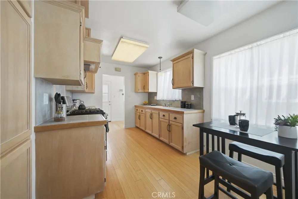 4646 Deeboyar Avenue Lakewood, CA 90712