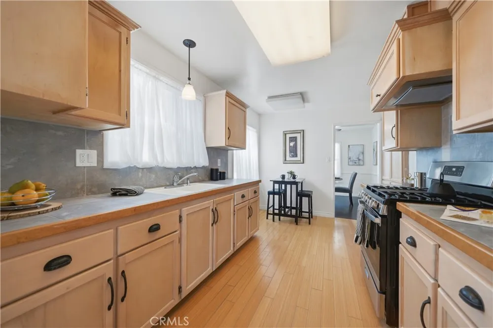 4646 Deeboyar Avenue Lakewood, CA 90712