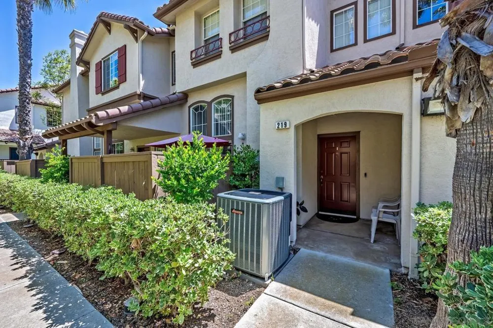 10260 Wateridge Circle #219 San Diego, CA 92121