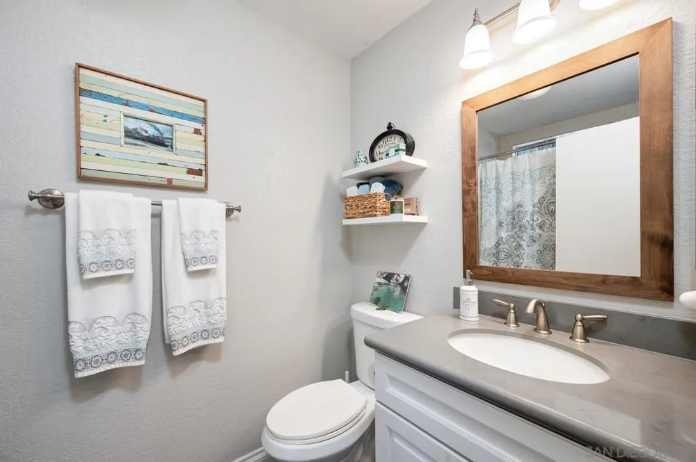 10260 Wateridge Circle #219 San Diego, CA 92121
