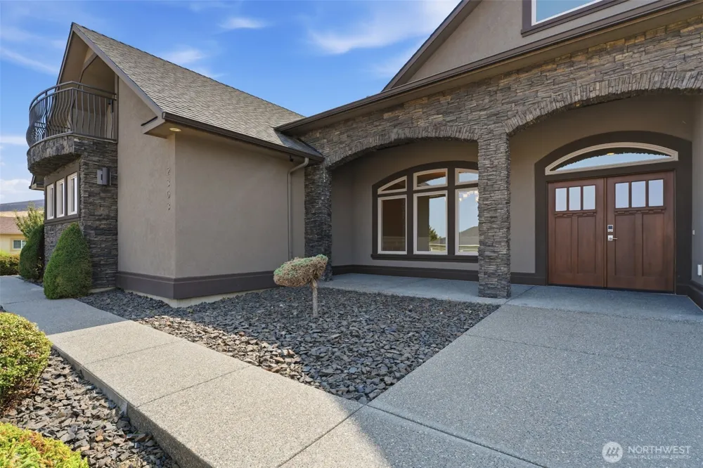 2303 W 49TH AVENUE Kennewick, WA 99337