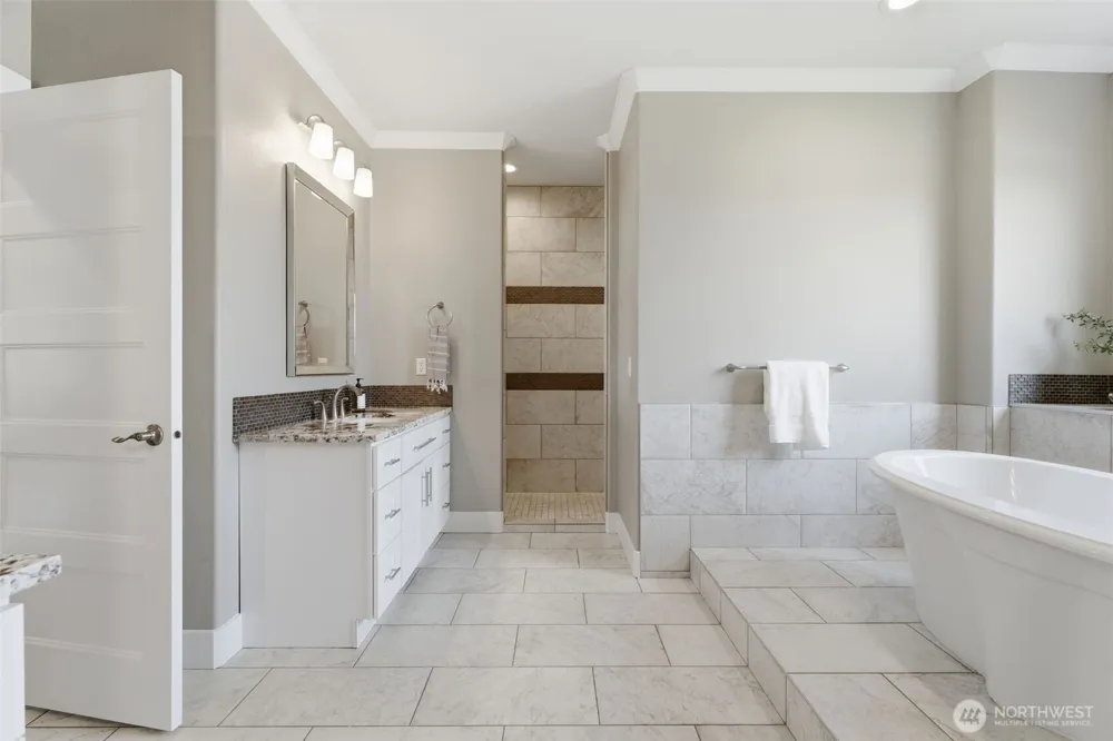 2303 W 49TH AVENUE Kennewick, WA 99337