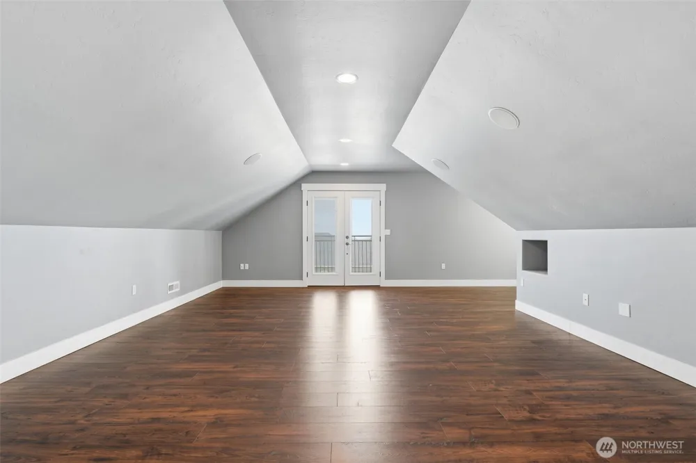 2303 W 49TH AVENUE Kennewick, WA 99337