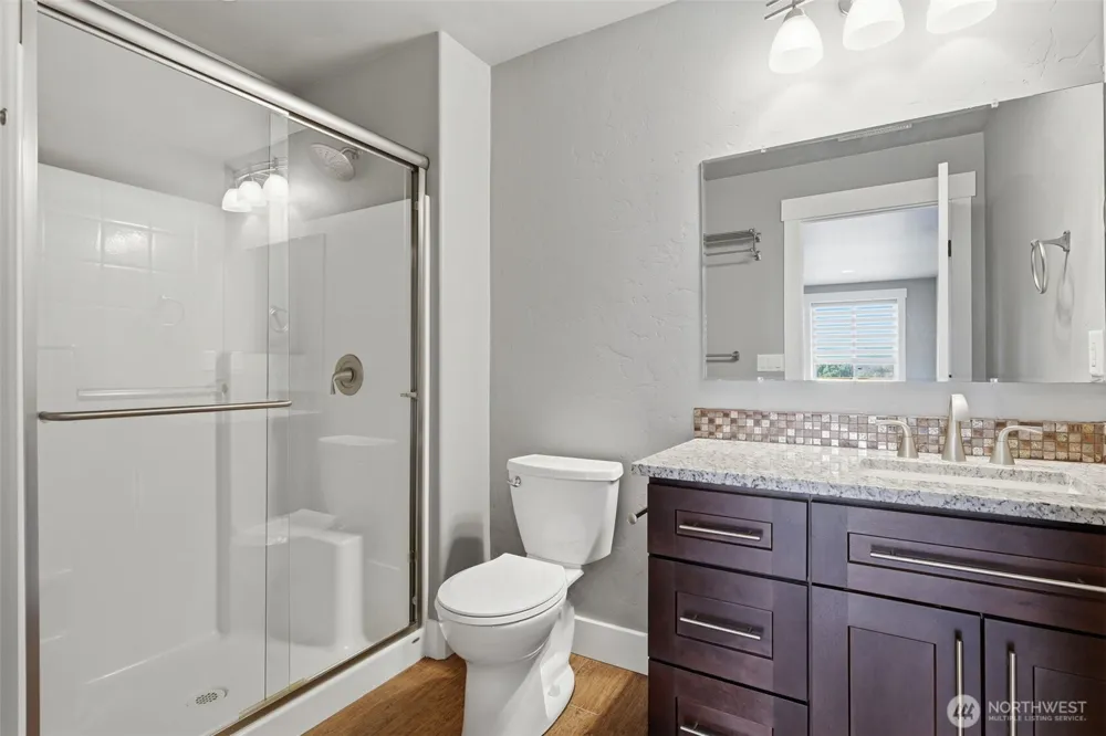 2303 W 49TH AVENUE Kennewick, WA 99337