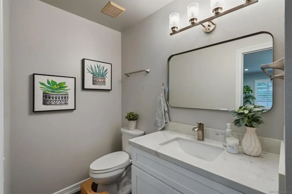 7982 Mission Vista San Diego, CA 92120