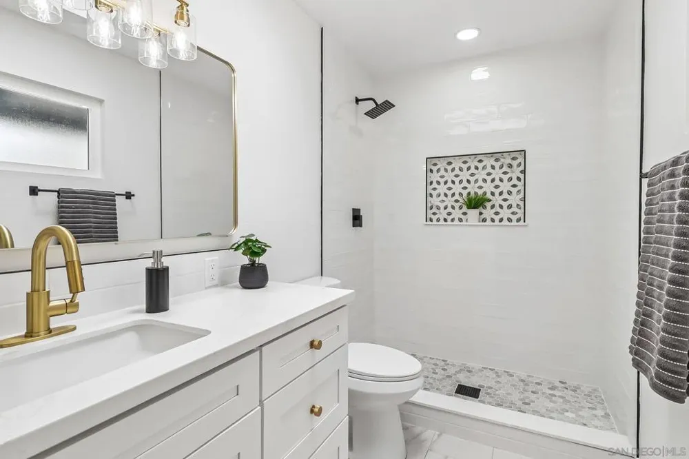 767 Jonathon Place Escondido, CA 92027
