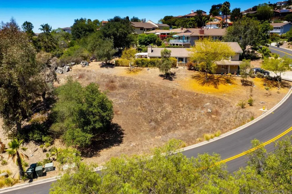 10021 Sage Hill Way Escondido, CA 92026