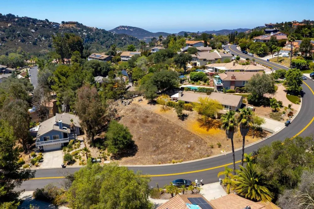 10021 Sage Hill Way Escondido, CA 92026