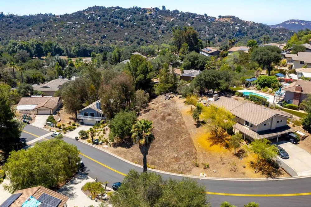 10021 Sage Hill Way Escondido, CA 92026
