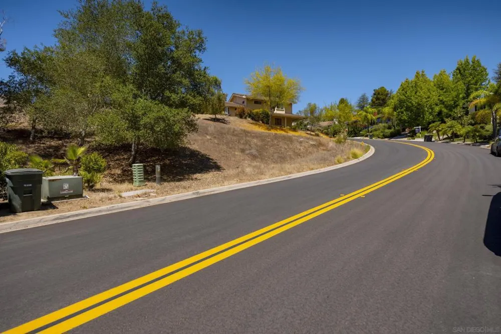 10021 Sage Hill Way Escondido, CA 92026