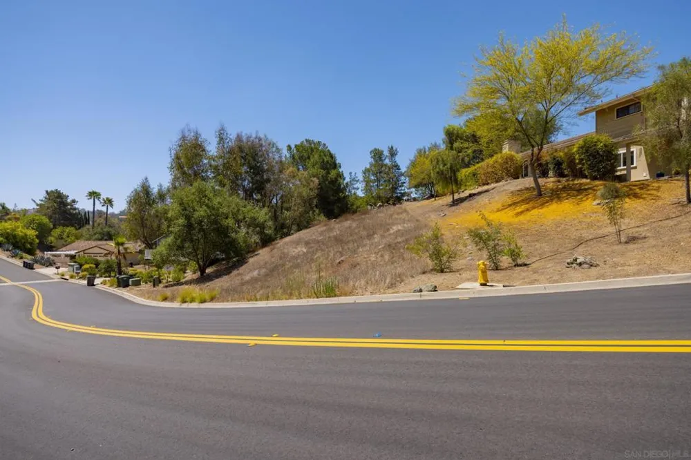 10021 Sage Hill Way Escondido, CA 92026