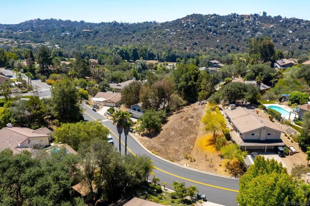 10021 Sage Hill Way Escondido, CA 92026