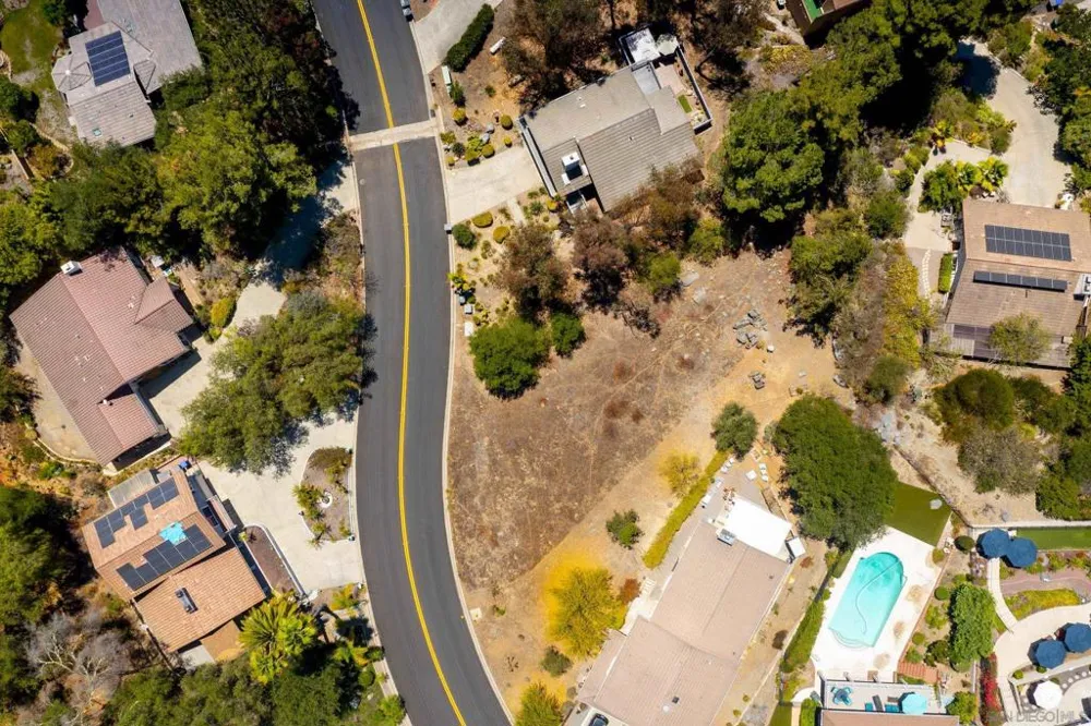 10021 Sage Hill Way Escondido, CA 92026