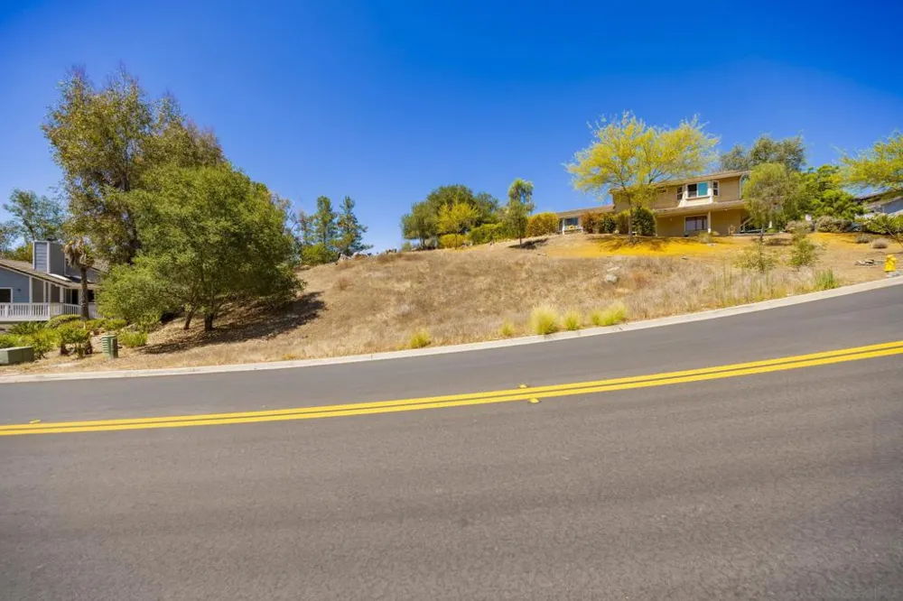 10021 Sage Hill Way Escondido, CA 92026