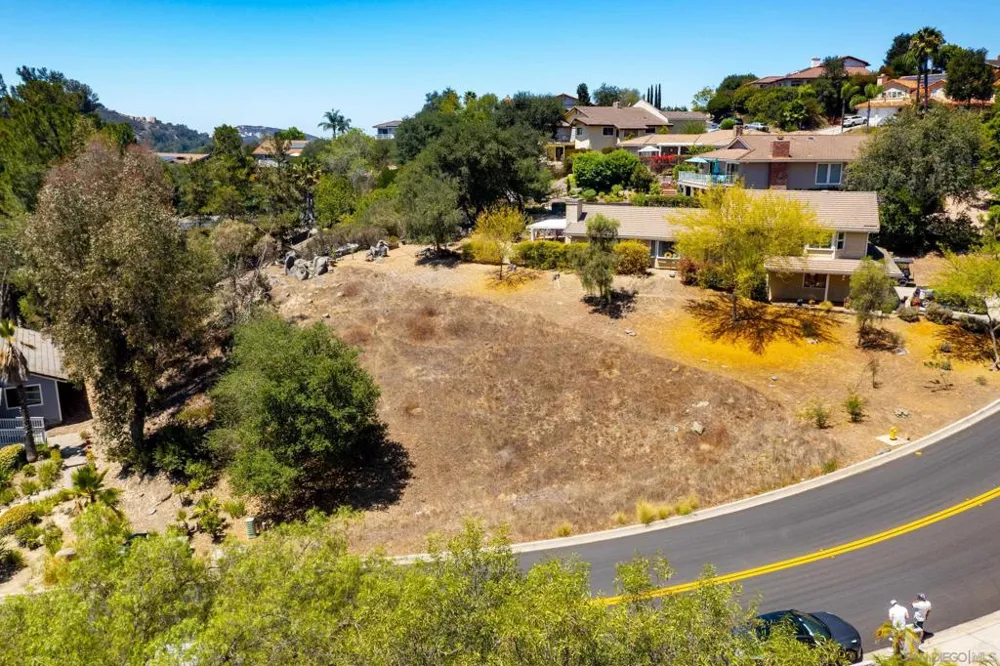 10021 Sage Hill Way Escondido, CA 92026