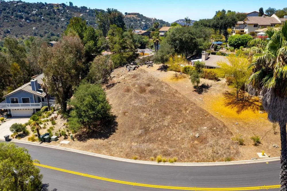 10021 Sage Hill Way Escondido, CA 92026