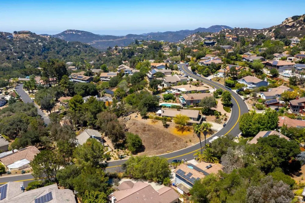 10021 Sage Hill Way Escondido, CA 92026