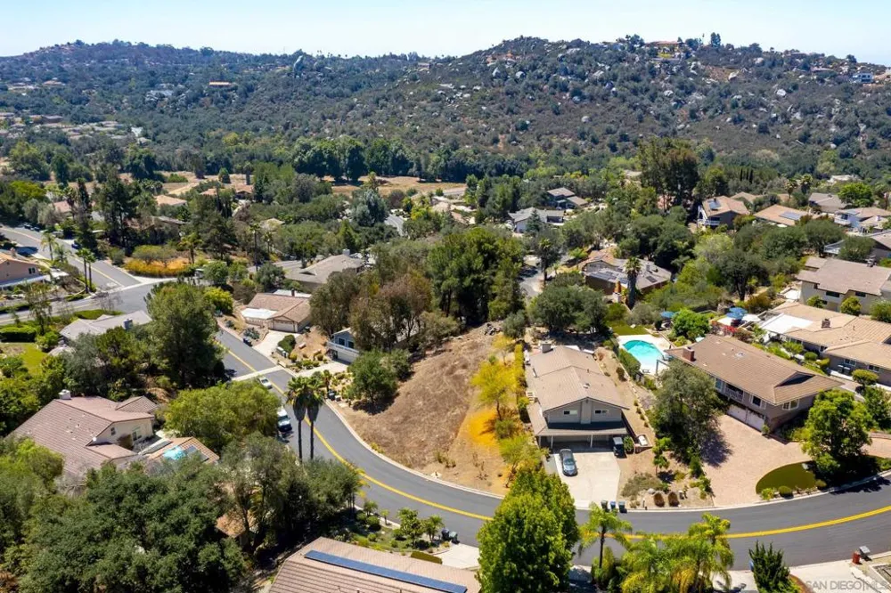 10021 Sage Hill Way Escondido, CA 92026