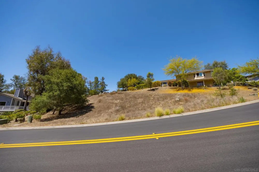 10021 Sage Hill Way Escondido, CA 92026