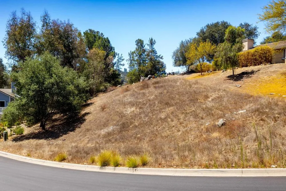 10021 Sage Hill Way Escondido, CA 92026