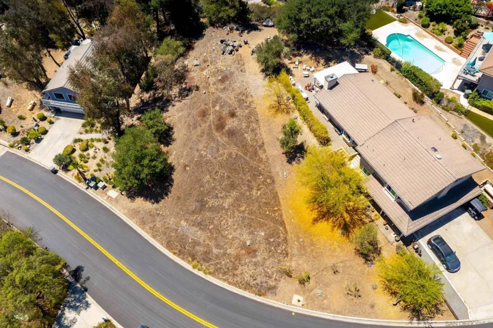 10021 Sage Hill Way Escondido, CA 92026