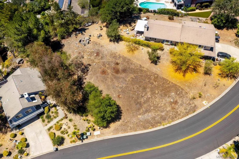 10021 Sage Hill Way Escondido, CA 92026