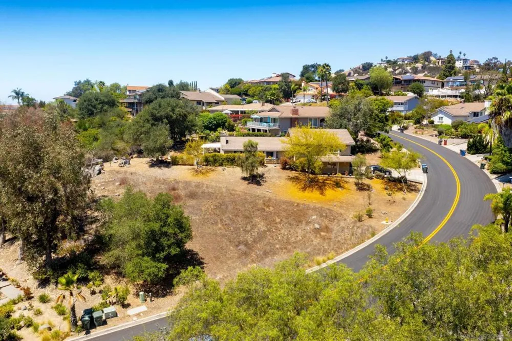 10021 Sage Hill Way Escondido, CA 92026