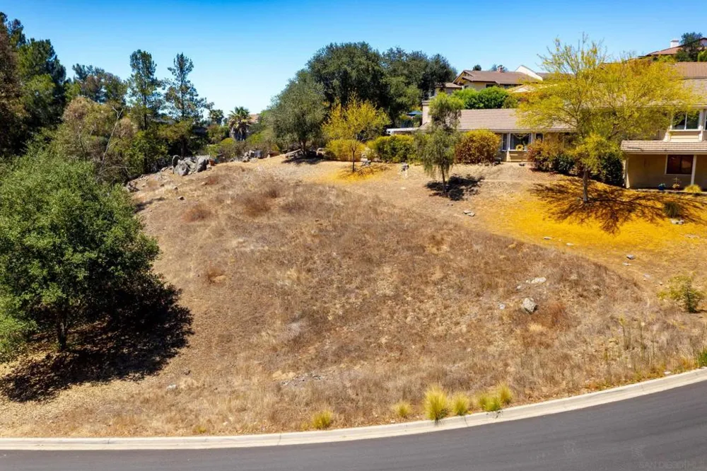 10021 Sage Hill Way Escondido, CA 92026