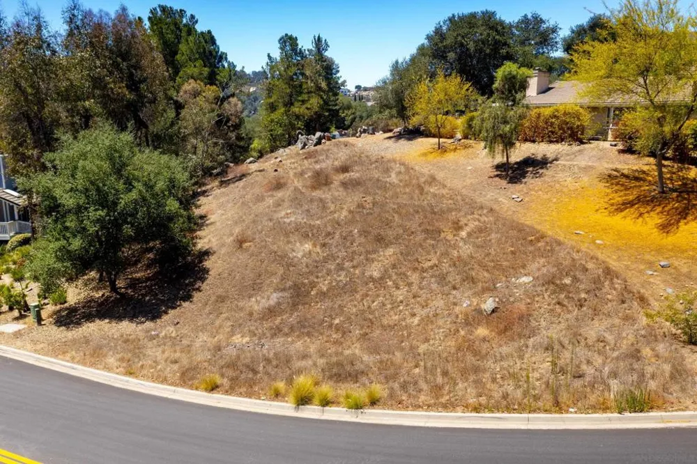 10021 Sage Hill Way Escondido, CA 92026