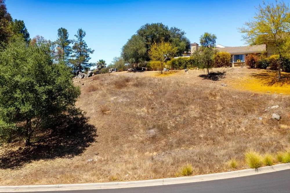 10021 Sage Hill Way Escondido, CA 92026