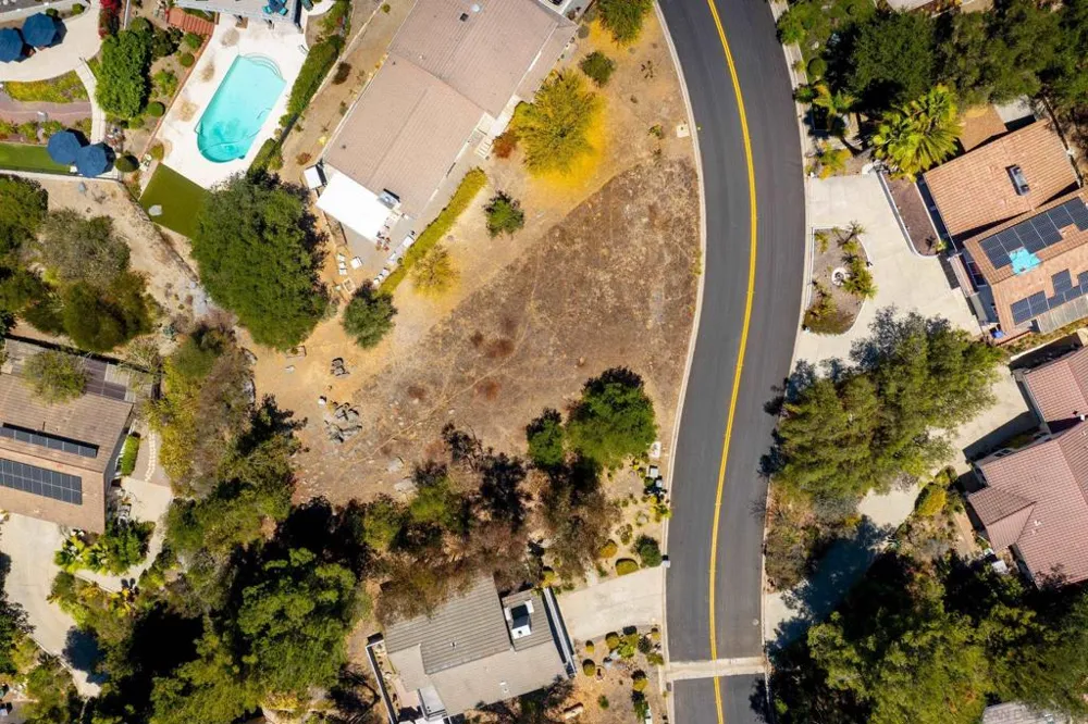 10021 Sage Hill Way Escondido, CA 92026