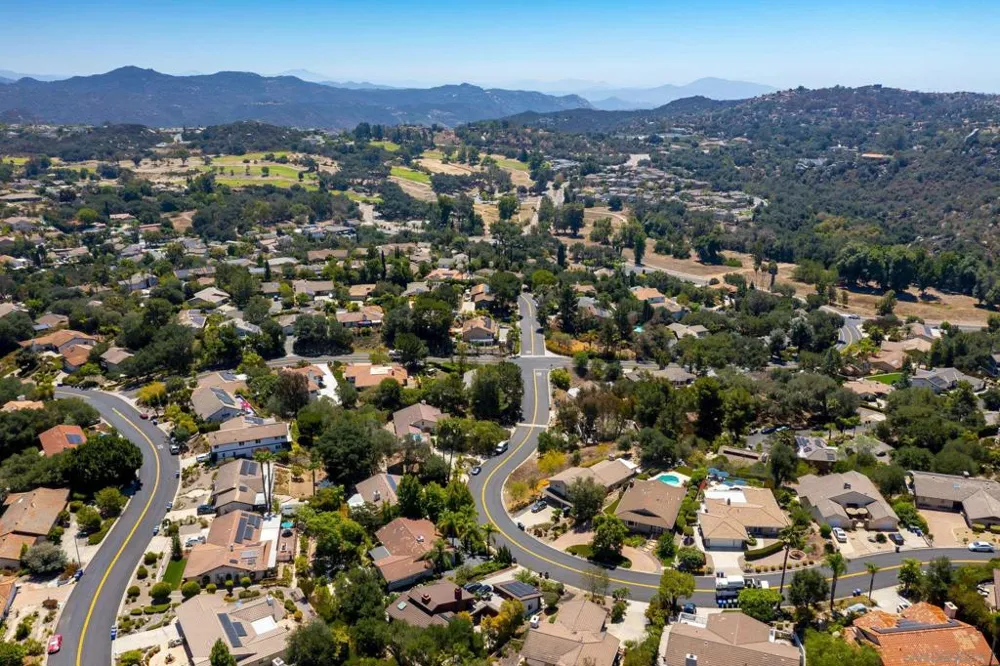 10021 Sage Hill Way Escondido, CA 92026
