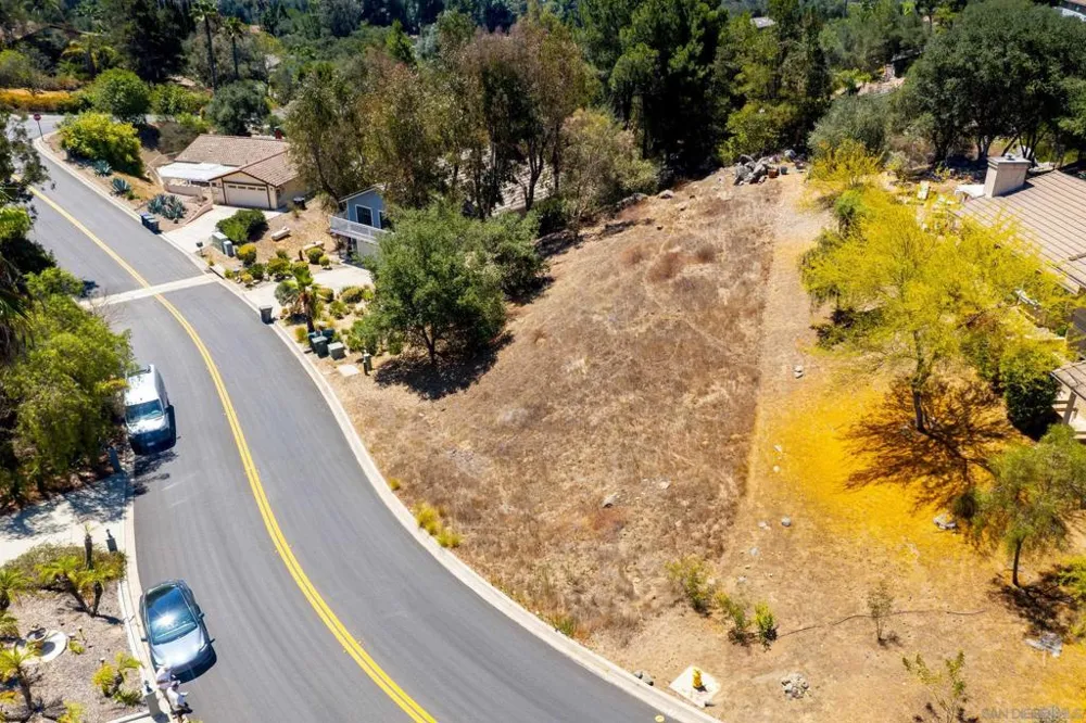 10021 Sage Hill Way Escondido, CA 92026