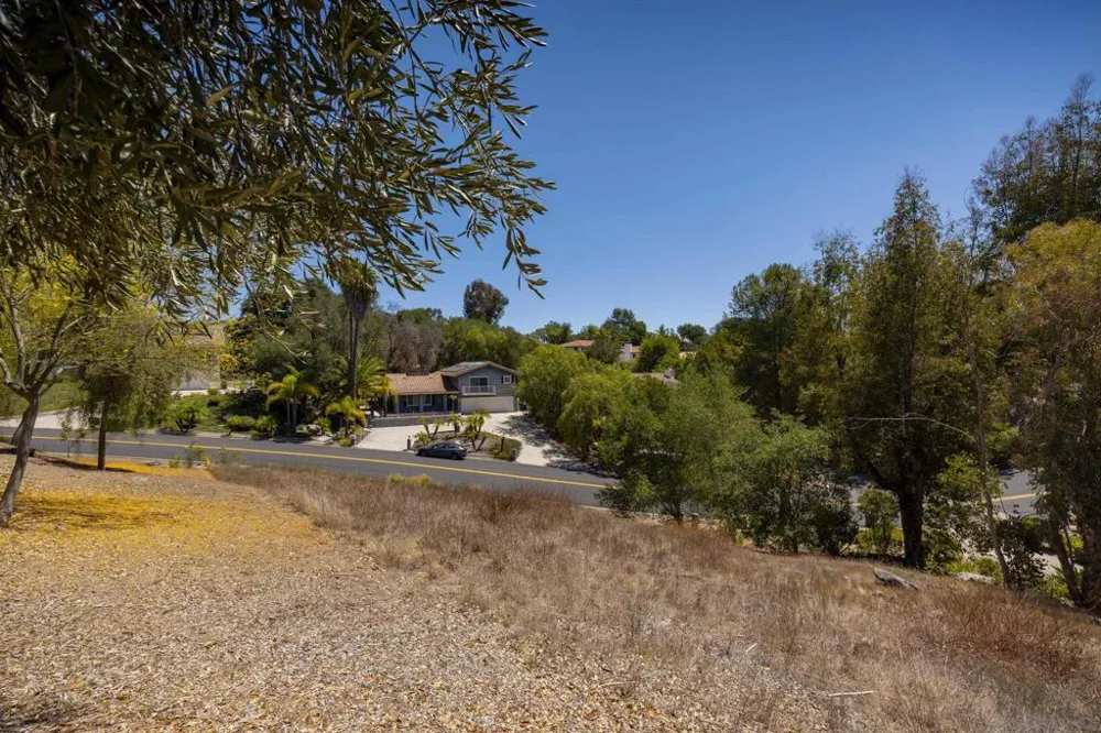 10021 Sage Hill Way Escondido, CA 92026