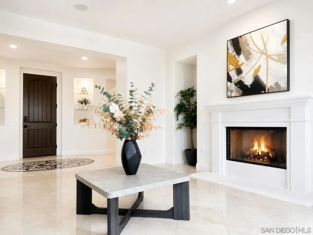 6839 Helenite Place Carlsbad, CA 92009